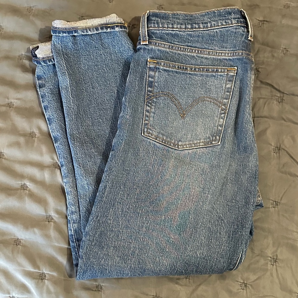 Levi’s wedgie great condition size 28